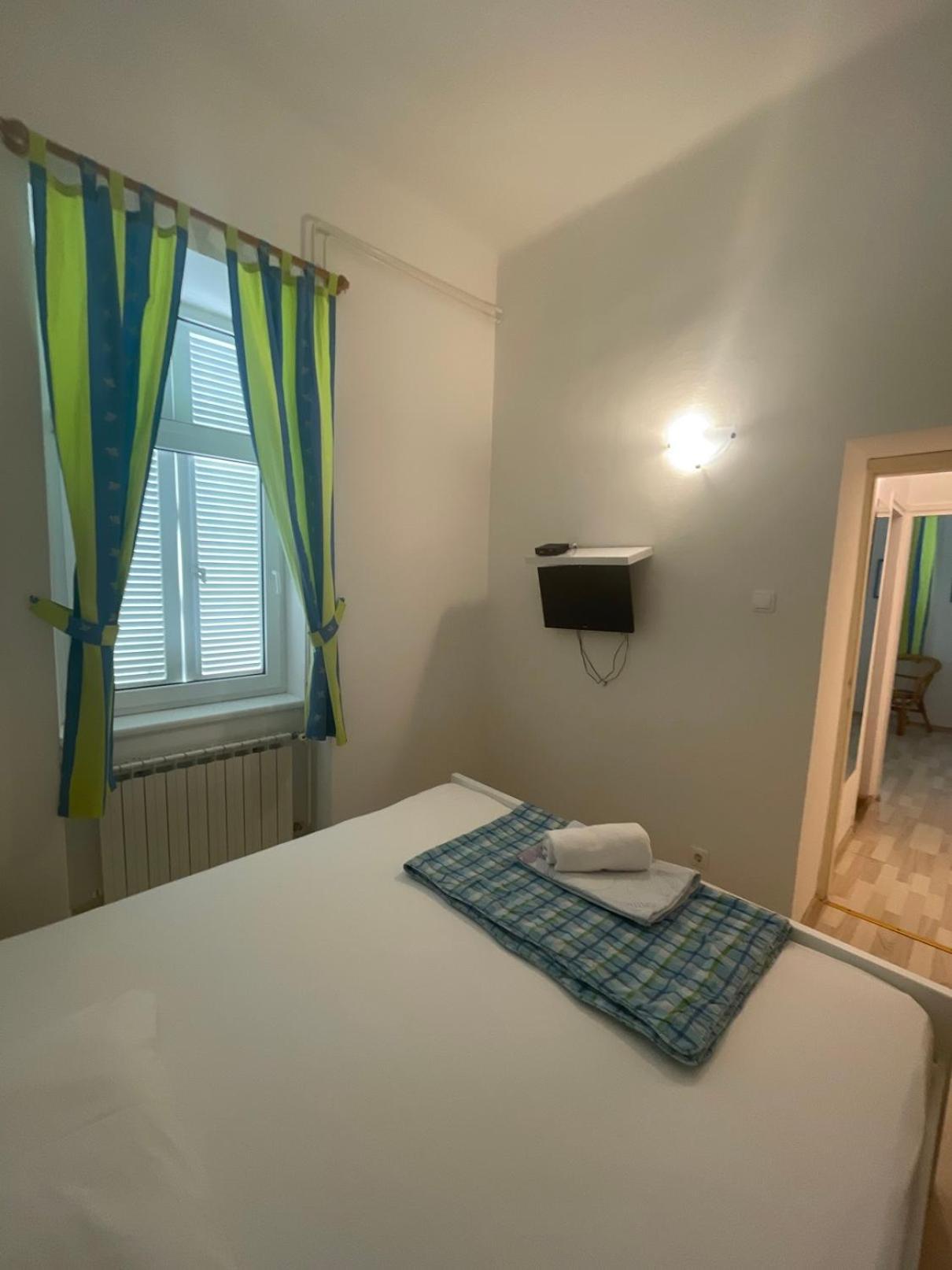 Bed&Breakfast Villa Eva オミサリ 部屋 写真