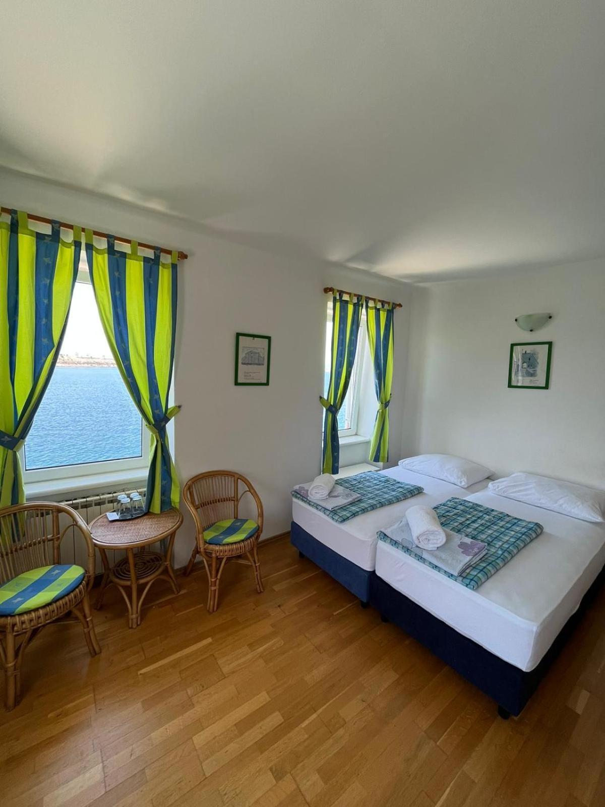Bed&Breakfast Villa Eva オミサリ 部屋 写真