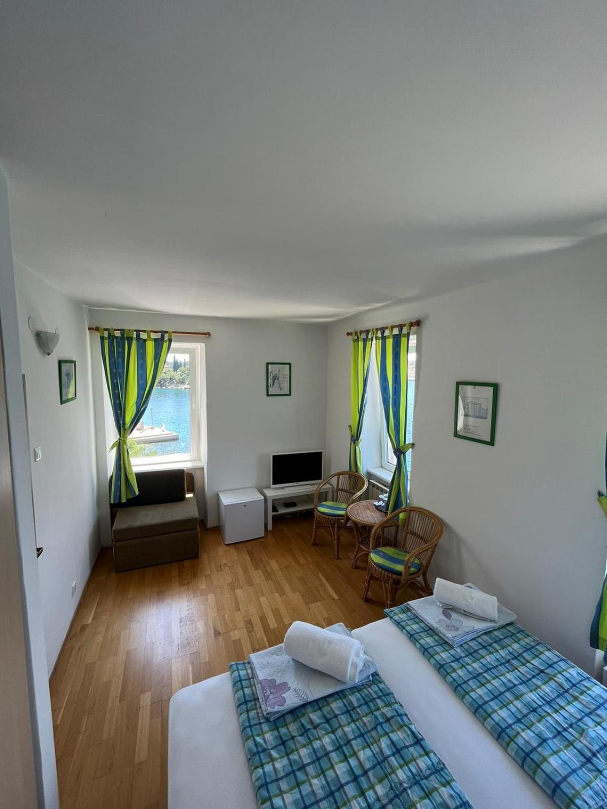 Bed&Breakfast Villa Eva オミサリ 部屋 写真