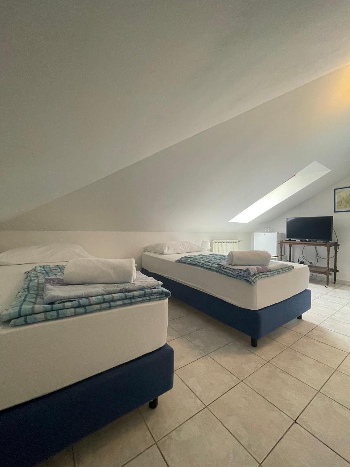 Bed&Breakfast Villa Eva オミサリ 部屋 写真