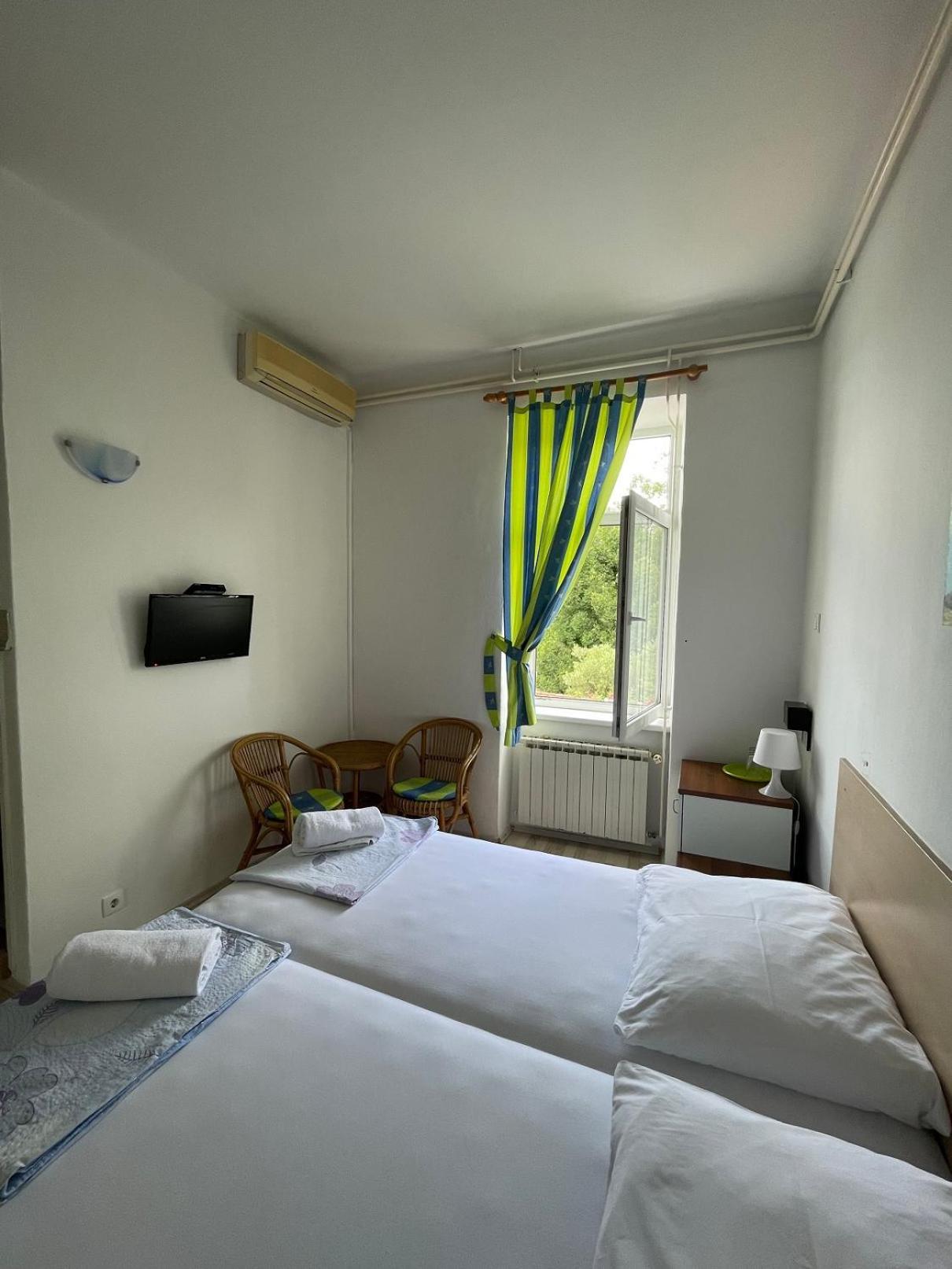 Bed&Breakfast Villa Eva オミサリ 部屋 写真