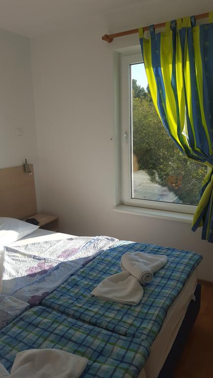 Bed&Breakfast Villa Eva オミサリ 部屋 写真