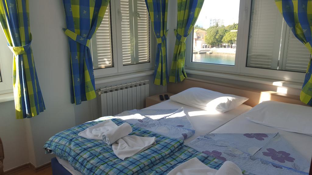 Bed&Breakfast Villa Eva オミサリ 部屋 写真