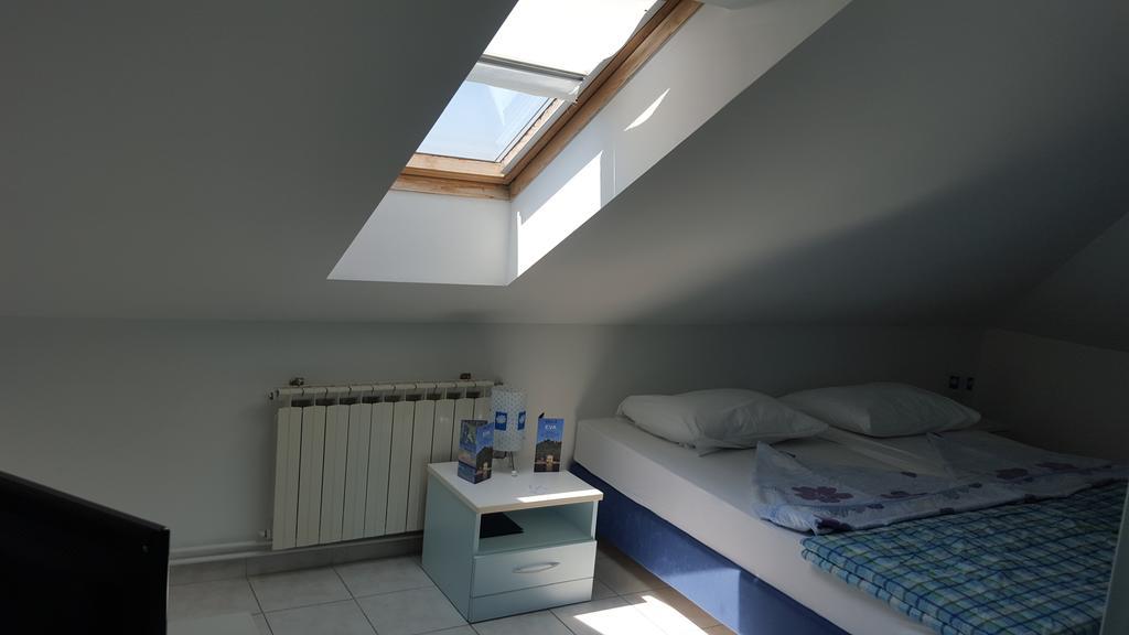 Bed&Breakfast Villa Eva オミサリ 部屋 写真