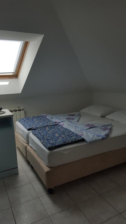 Bed&Breakfast Villa Eva オミサリ エクステリア 写真